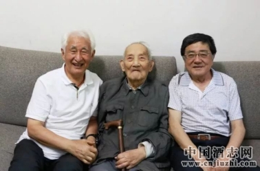 ������ ��ʮ�d ����ӛ���ƽ�̩�����غ����c�W(xu��)���߾�����������